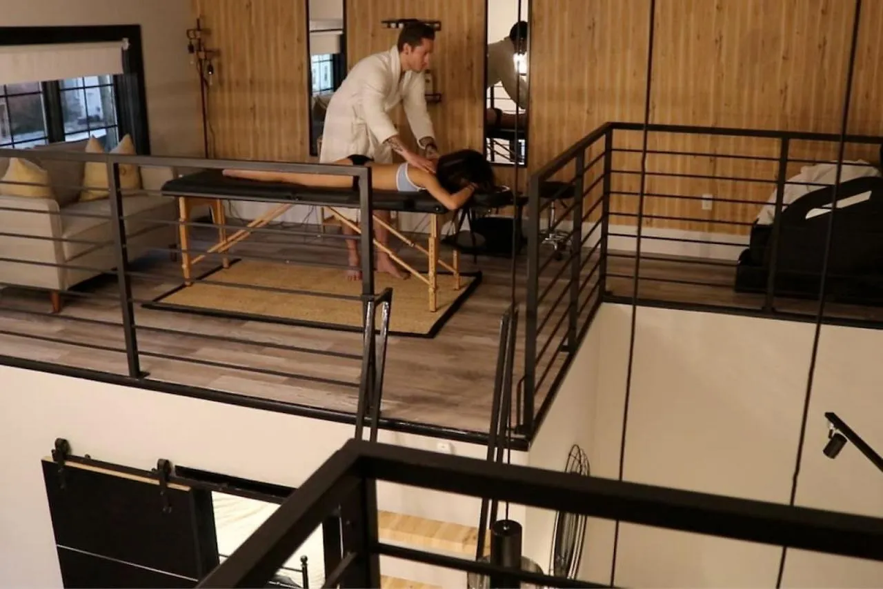 Apartment Nyc Skyline Views, Sauna & Rooftop - Romantic Escape At 