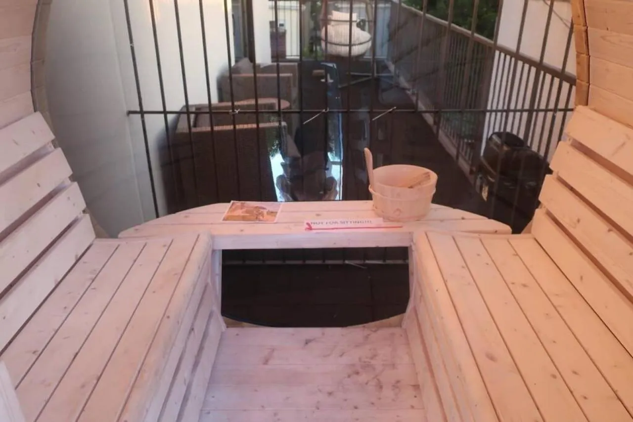 Nyc Skyline Views, Sauna & Rooftop - Romantic Escape At 